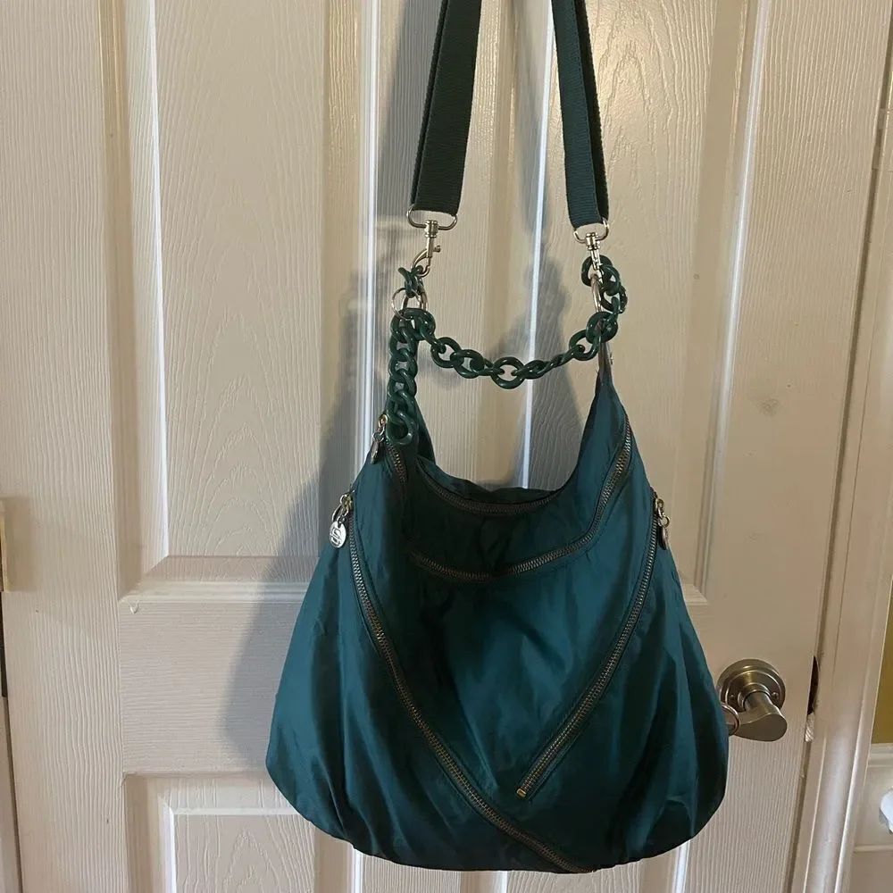 Alexisuospny Nylon Green large shoulder bag Chain Strap gold tone hardwares .